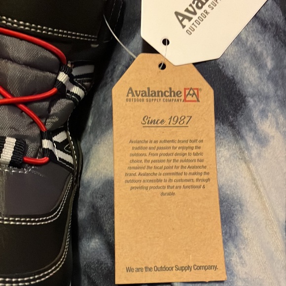 9 Little kids. Avalance snow boots. New, never worn. - Picture 6 of 9